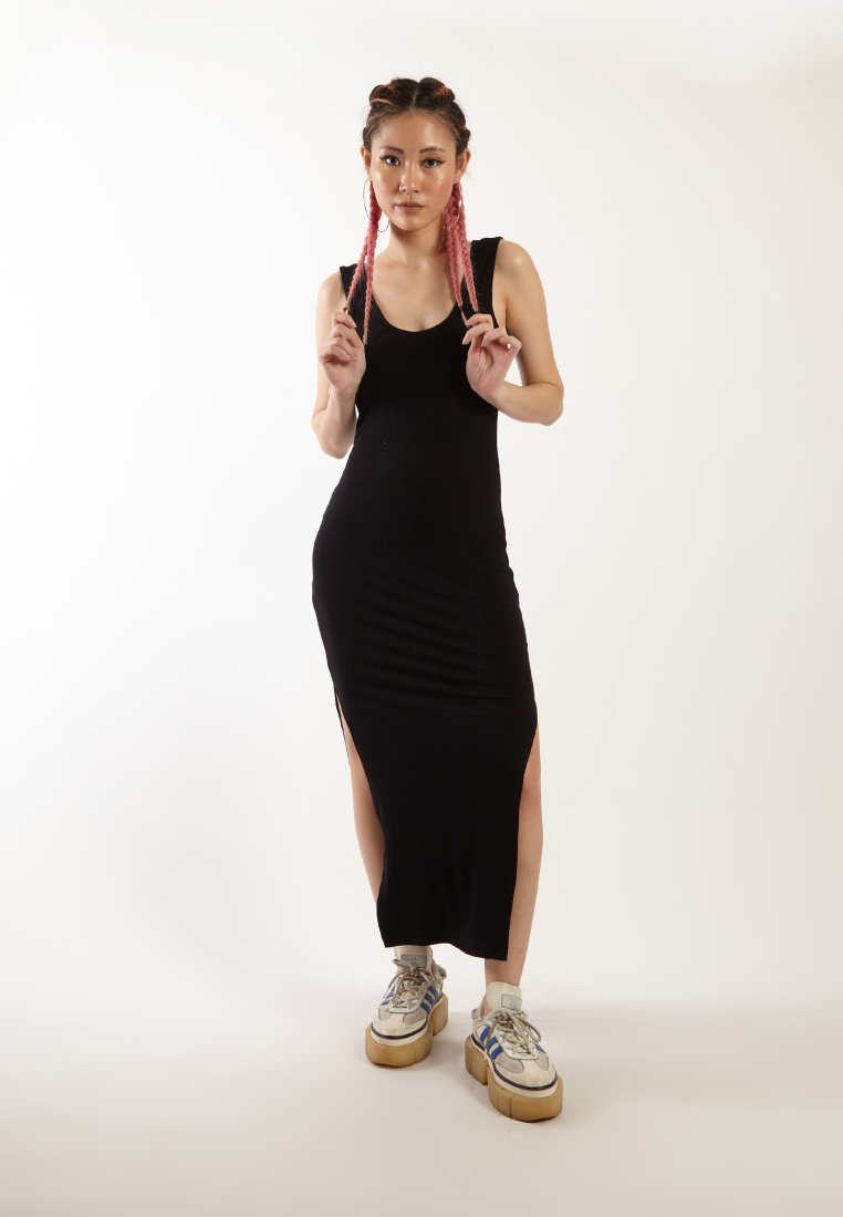 OCWA DAPHNE FITTED SLEEVELESS KNIT LOW BACK WITH SLIT DRESS BLACK