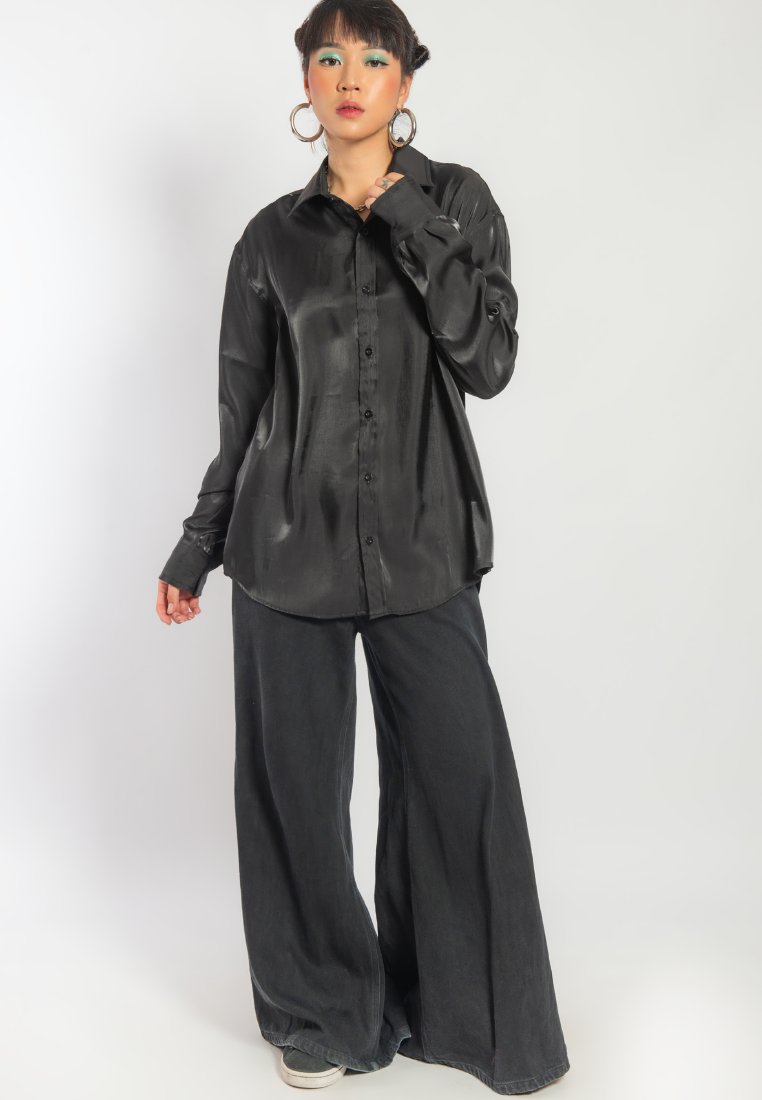 OCWA JUNE OVERSIZED SHINY DRESS SHIRT BLACK