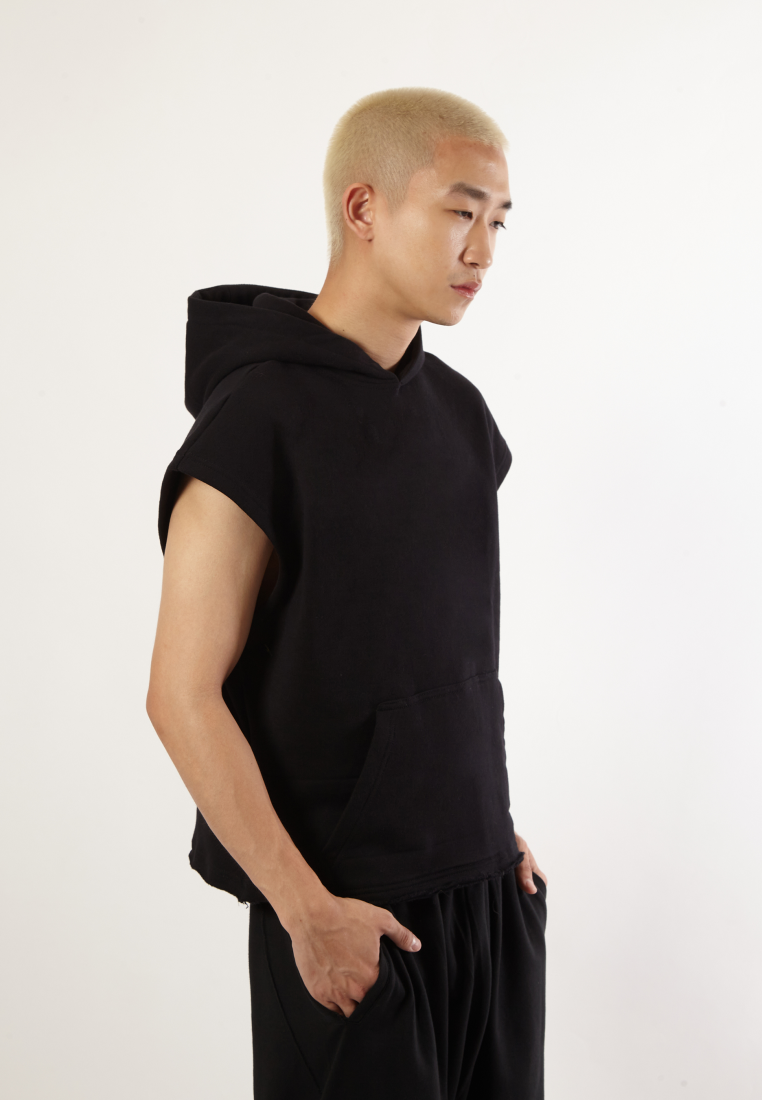 OCWA X VEDECI CONNOR BOXY CROP SLEEVELESS HOODIE BLACK