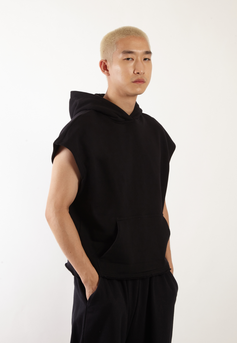 OCWA X VEDECI CONNOR BOXY CROP SLEEVELESS HOODIE BLACK